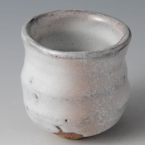 SHIRAHAGI YOHEN GUINOMI (White-colored Hagi ware Sake Cup with Kiln Effects E) Hagi ware