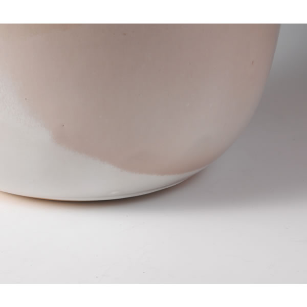 HAKUYUYOHEN TSUBO (Jar with White glaze and Kiln Effects A) Hagi ware