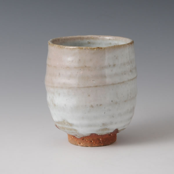 SHIROHAGI YOHEN YUNOMI  (White-colored Hagi ware Teacup with Kiln Effects A) Hagi ware