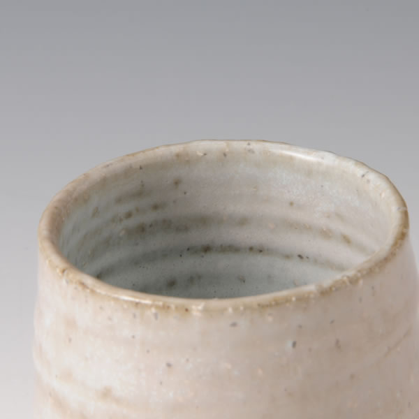 SHIROHAGI YOHEN YUNOMI  (White-colored Hagi ware Teacup with Kiln Effects A) Hagi ware