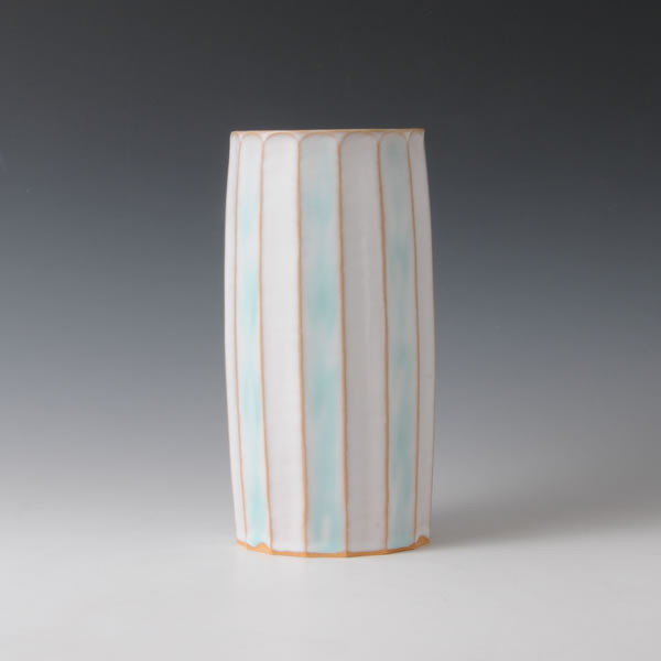HAKUYU RYOKUSAI HANAIRE (Green Colored Flower Vase with White glaze) Hagi ware