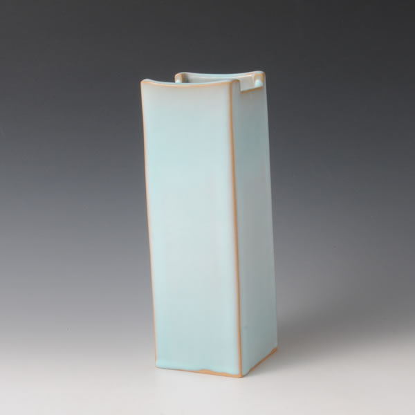 TANSEIYU SHIHO HANAIRE  (Flower Vase with Pale Blue glaze) Hagi ware