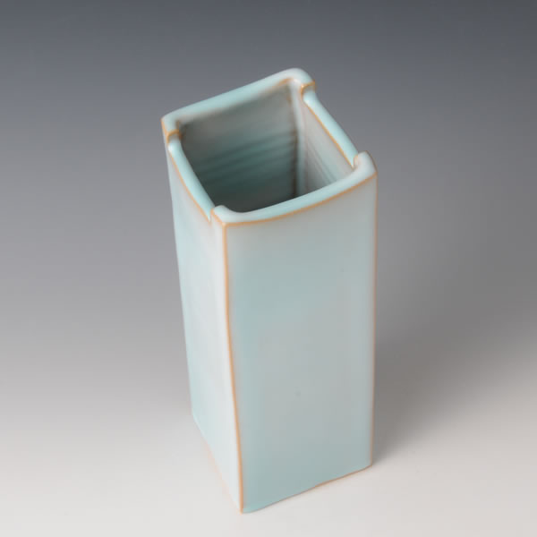 TANSEIYU SHIHO HANAIRE  (Flower Vase with Pale Blue glaze) Hagi ware