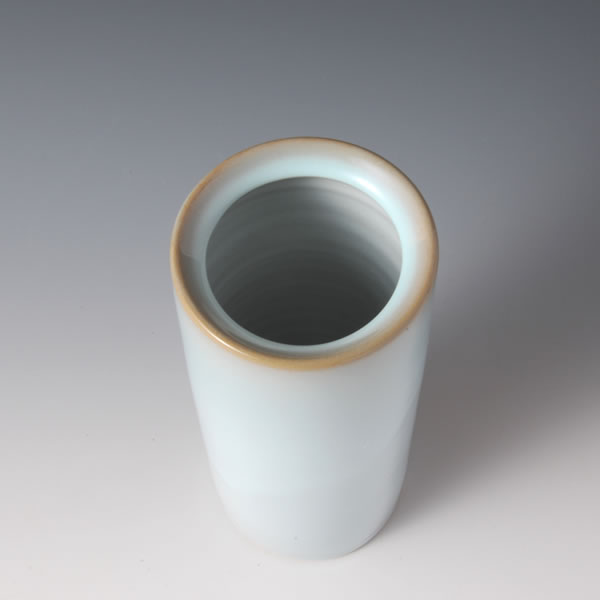 TANSEIYU HANAIRE  (Flower Vase with Pale Blue glaze A) Hagi ware