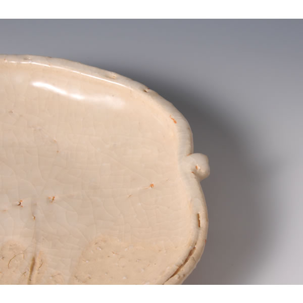 ONIHAGIHAGATAZARA (Rouch texture Hagi ware Leaf shaped Plate) Hagi ware