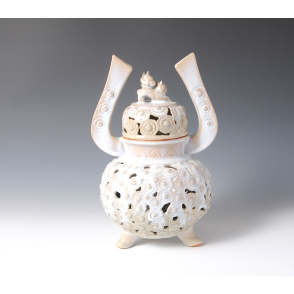 HAGIKIKKAMON KORO (Hagi Incense Burner with Chrysanthemum design) Hagi ware