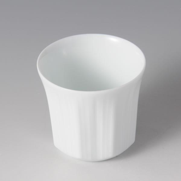 HAKUJI MENTORI SENBORI GUINOMI TATE (White Porcelain Faceted Sake Cup with Engraved Line design) Arita ware