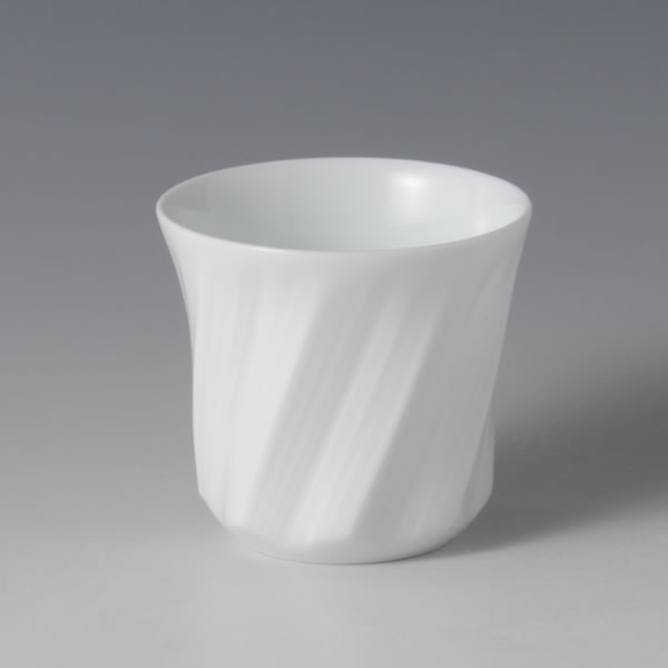 HAKUJI MENTORI SENBORI GUINOMI NANAME (White Porcelain Faceted Sake Cup with Engraved Line design) Arita ware
