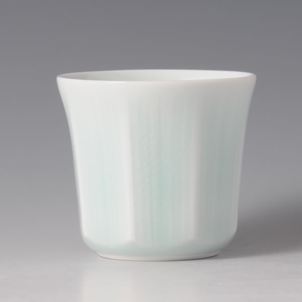SEIHAKUJI MENTORI SENBORI GUINOMI TATE (White Porcelain Faceted Sake Cup with Engraved Line design & Pale Blue glaze) Arita ware