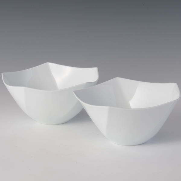 HAKUJI GOHOBACHI (White Porcelain Pentagonal Bowl) Arita ware