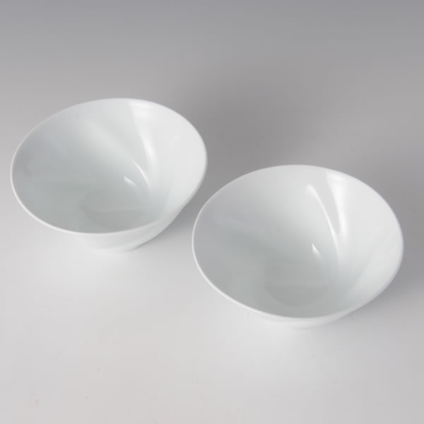 HAKUJI HINERI KOBACHI (White Porcelain Bowl with Twist pattern) Arita ware