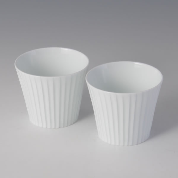 HAKUJI SENBORI SOBACHOKO (White Porcelain Cup with Line engraving) Arita ware