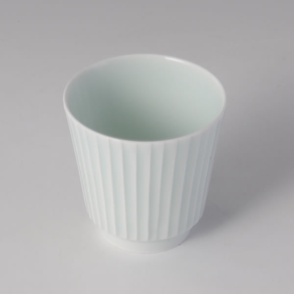 SEIHAKUJI SENBORI GUINOMI (White Porcelain Sake Cup in Line engraving with Pale Blue glaze A) Arita ware