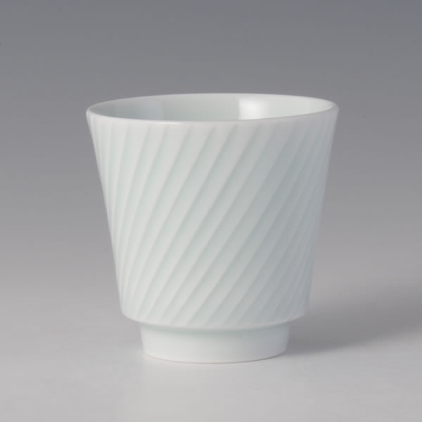 SEIHAKUJI SENBORI GUINOMI (White Porcelain Sake Cup in Line engraving with Pale Blue glaze B) Arita ware