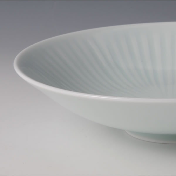 SEIHAKUJI SENBORI TAYOBACHI (White Porcelain Bowl in Line engraving with Pale Blue glaze) Arita ware