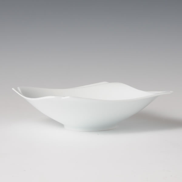 HAKUJI FUCHIKASANEBORI KAKUZARA (White Porcelain Square Plate with doubled Edges engraving) Arita ware