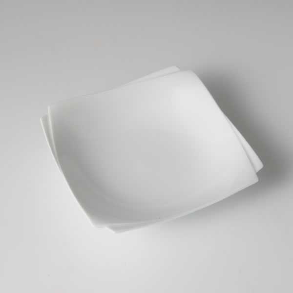 HAKUJI FUCHIKASANEBORI KAKUZARA (White Porcelain Square Plate with doubled Edges engraving) Arita ware