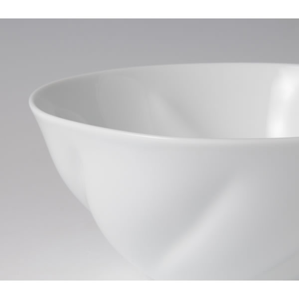 HAKUJI HINERIMON DONBURI (White Porcelain Bowl with Twist pattern) Arita ware