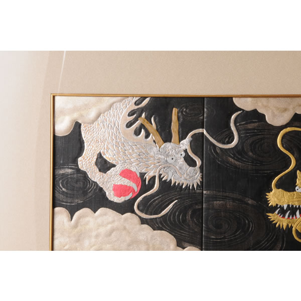 HAKUSANSAI RYUZU TOGAKU (Porcelain Painting Frame with the Dragons Colored Foils)