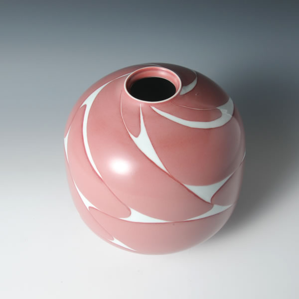 YURIKOYUZOGAN TSUBO (Jar with underglaze Red & glaze Inlay decoration A)