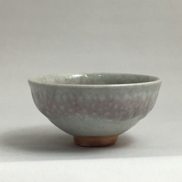 KOHANYU GUINOMI (Sake Cup with Spotted Grapevine Branch-ash glaze K) Kyoto ware