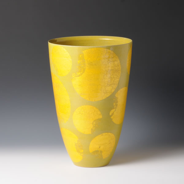 YURIKINSAI MARUMON HANAIRE (Flower Vase with Circle design in underglaze gold)