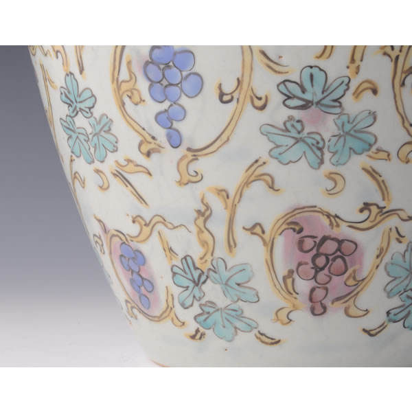 IROE BUDOMON KABIN (Flower Vase with Grape design in overglaze enamel) Hizenyoshida ware