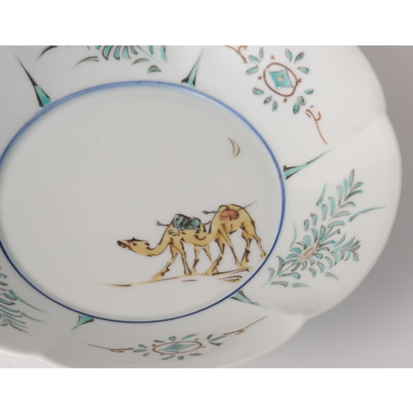 IROE SARASA RAKUDAMON HACHI (Bowl with Chintz and Camel design in overglaze enamel) Hizenyoshida ware