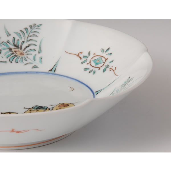 IROE SARASA RAKUDAMON HACHI (Bowl with Chintz and Camel design in overglaze enamel) Hizenyoshida ware