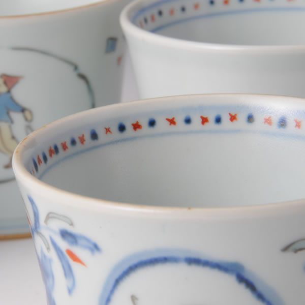 SOMENISHIKI EGAWARI RAKUDAMON SOBACHOKOSOROI (Cups with Camel design in polychrome overglaze painting) Hizenyoshida ware
