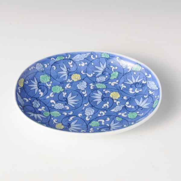 IRONABESHIMA KARAKUSA SOTODAMI DAENSARA (Plate with multi-coloured overglazed enamel) Nabeshima ware