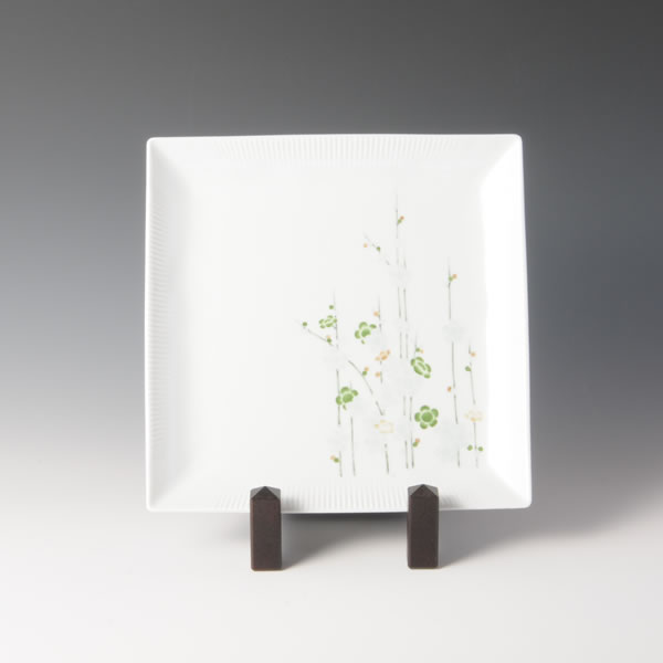 SEIJI YUZOME UMEMONKAKU PLATE (Plate with Plum design by Celadon glaze Paints) Nabeshima ware