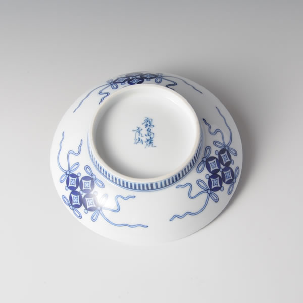 IRONABESHIMA SEKAIHA TAKARAZUKUSHIMON GOSUN KODAIZARA (Plate with Semicircular Repeated Wave design) Nabeshima ware