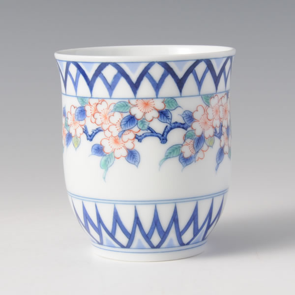 SAKURAMON MEOTO YUNOMI (Teacups with the Cherry Blossoms design) Nabeshima ware