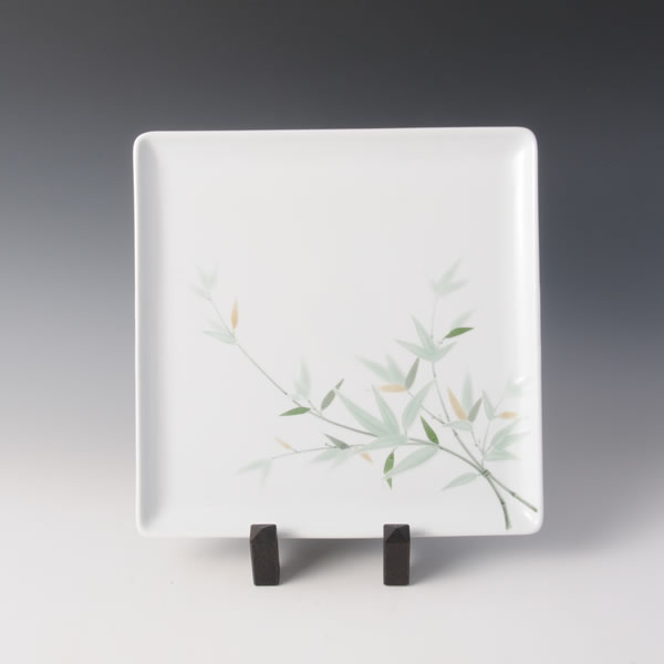 SEIJIYUZOME SASAMON PLATE 30 (Plate with the Bamboo Grass design by Celadon glaze Paints) Nabeshima ware
