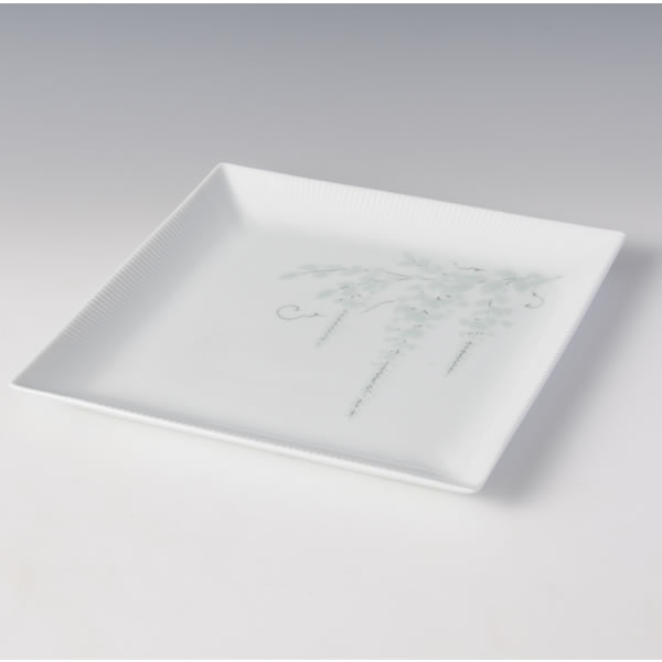 SEIJIYUZOME FUJIMON NAMIGATA PLATE (Plate with the Wisteria design by Celadon glaze Paints) Nabeshima ware