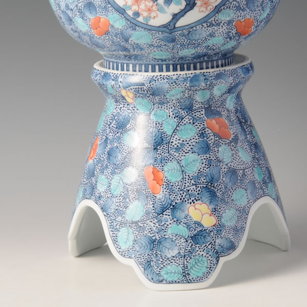 SOTODAMI KARAKUSAMON DAITSUKIKORO (Incense Burner with the Arabesque design, with the Holder)