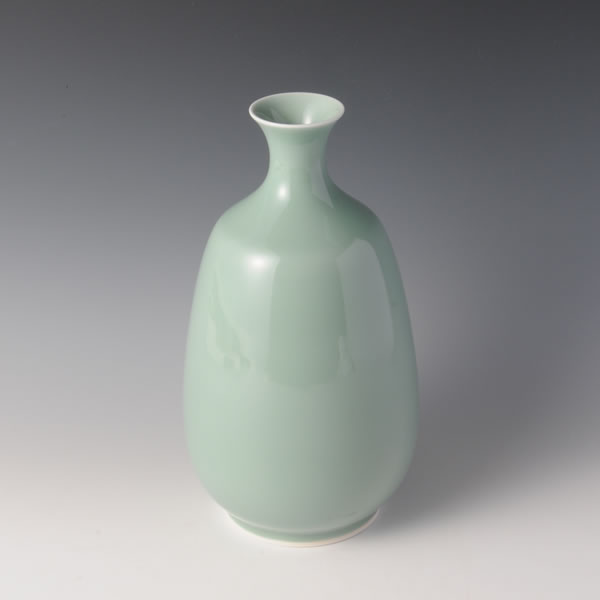 KINUTASEIJI TSUBO (Kinuta shaped Celadon Jar) Nabeshima ware