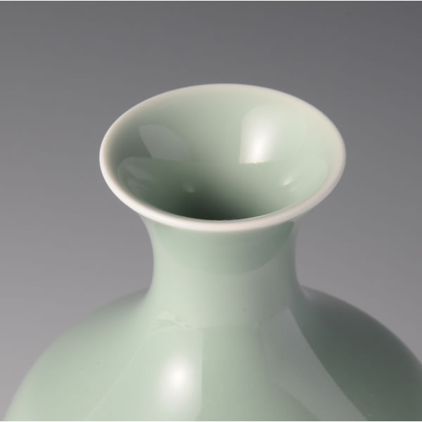 KINUTASEIJI TSUBO (Kinuta shaped Celadon Jar) Nabeshima ware