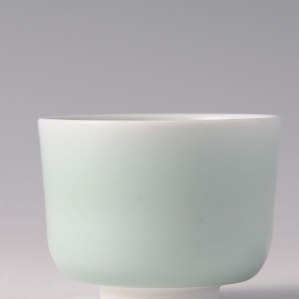 SEIJI GUINOMI FUKAI (Celadon Sake Cup) Nabeshima ware