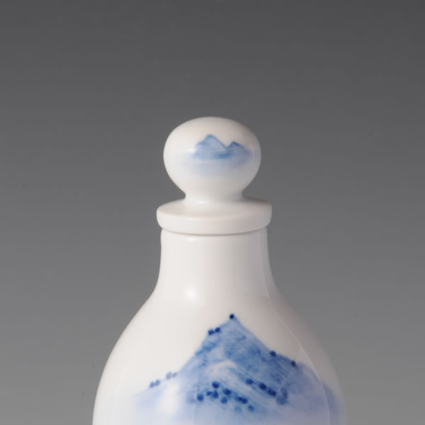 SOMETSUKE SANSUIZU FUTATSUKIHISAGO (Covered Jar in the shape of gourd with Landscapes in underglaze blue) Arita ware