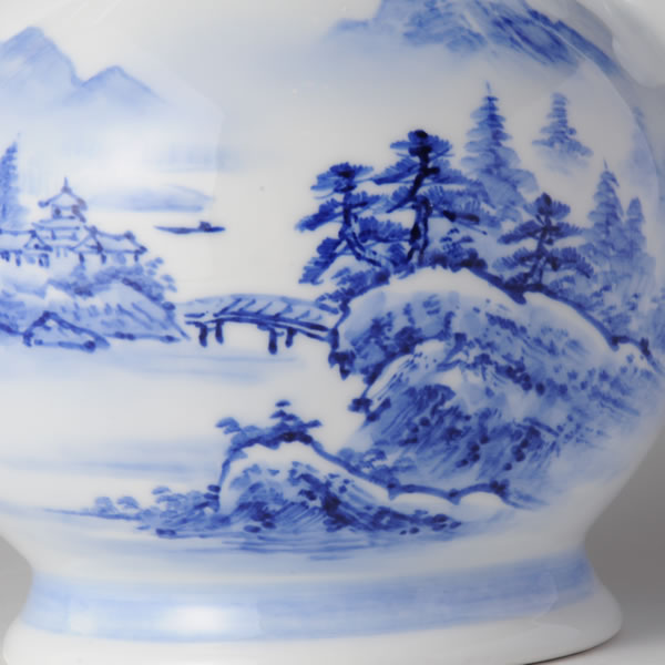 SOMETSUKE SANSUIZU FUTATSUKI MIZUSASHI (Covered Fresh-water Jar with Landscapes in underglaze blue) Arita ware