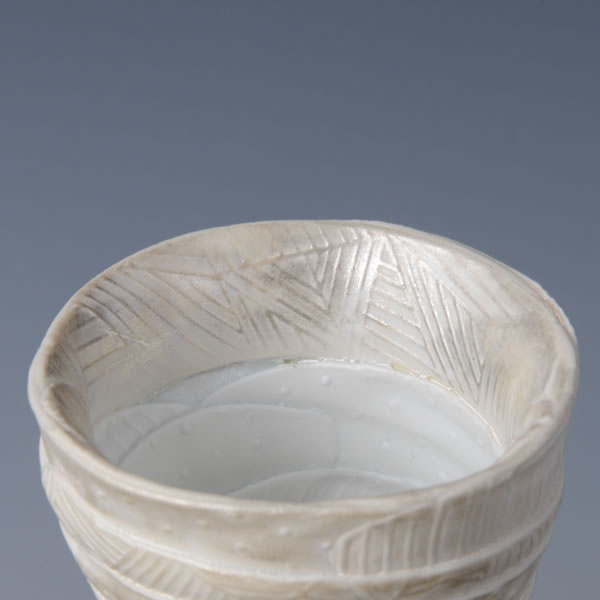 TSUGUKATACHI SAKAZUKI (Form to Pour Sake Cup C) Hizenyoshida ware