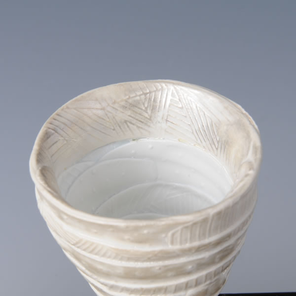TSUGUKATACHI SAKAZUKI (Form to Pour Sake Cup C) Hizenyoshida ware