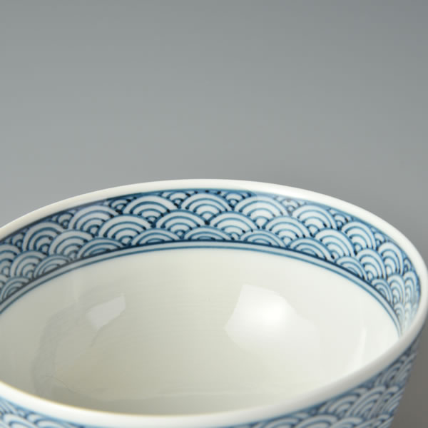 SEIKAIHA MESHIWAN (Small Bowl with the Semicircular Repeated Wave design) Mikawachi ware