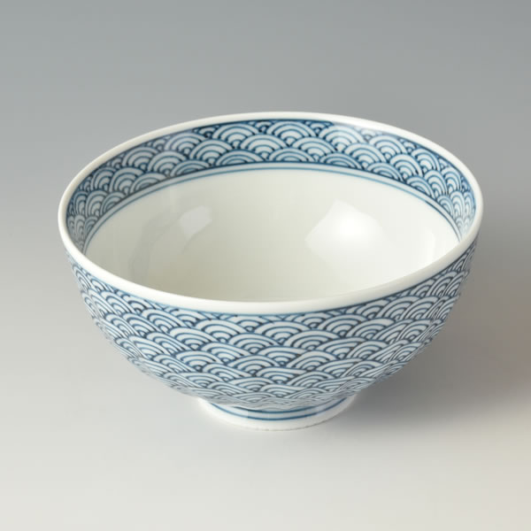 SEIKAIHA MESHIWAN (Large Bowl with the Semicircular Repeated Wave design) Mikawachi ware