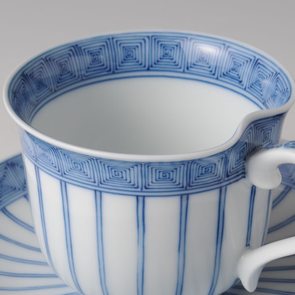 HIRADO TOKUSA RAIMON COFFEEWAN (Cup & Saucer with the Horsetail & the Geometric design) Mikawachi ware