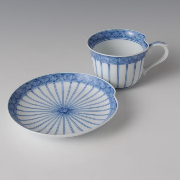 HIRADO TOKUSA RAIMON COFFEEWAN (Cup & Saucer with the Horsetail & the Geometric design) Mikawachi ware