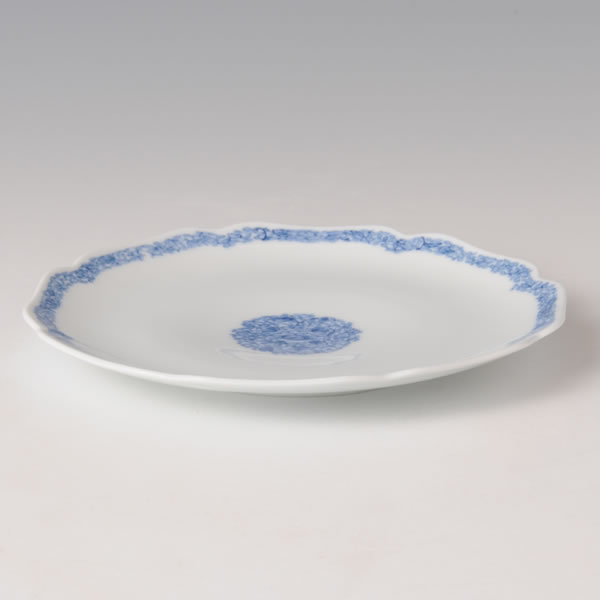 BOTANKARAKUSAMON GOSUNKASHIZARA (Plate with Peony & Vines-coiled design) Mikawachi ware