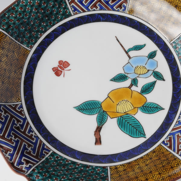 KIKUZARA TSUBAKI (Plate Chrysanthemum flower shaped with Camellia design) Kutani ware